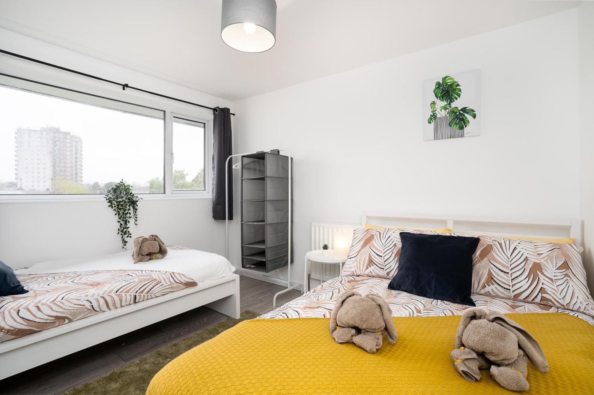 Апартаменти Modern 4 Bed House-Free Parking Burton  Екстер'єр фото